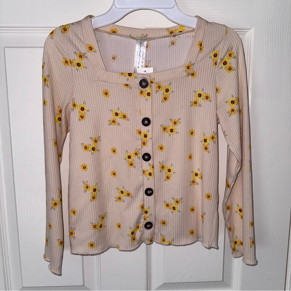 NWT Heart and Arrow Top Yellow Floral 14